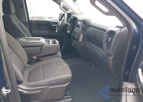 2021 Chevrolet Silverado 1500 2Wd Short Bed Custom z USA, uszkodzony, nr VIN 1GCPWBEH1MZ125579